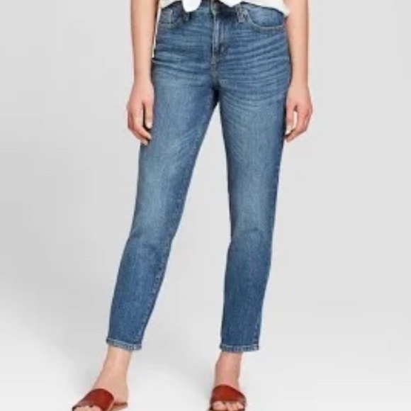 Universal Thread | High Waisted Straight Medium Wash Jeans - Picture 1 of 12